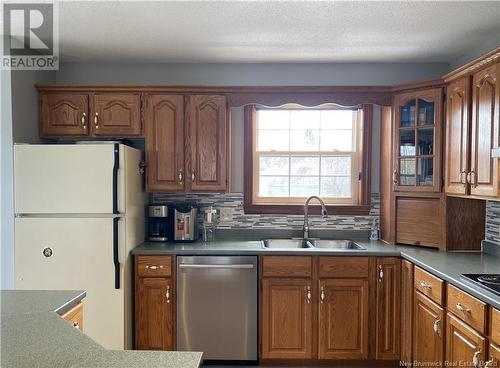 9 St. Croix Avenue, Saint Andrews, NB - Indoor Photo Showing Kitchen With Double Sink