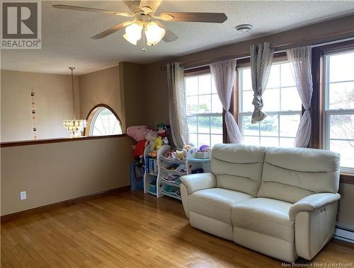 9 St. Croix Avenue, Saint Andrews, NB - Indoor Photo Showing Living Room
