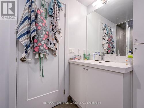 2303 - 2550 Simcoe Street N, Oshawa, ON - Indoor Photo Showing Bathroom