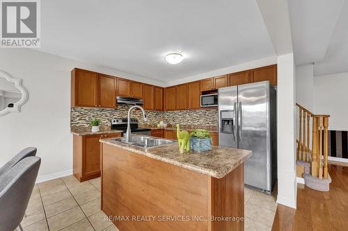69 Anderson Road, New Tecumseth, ON - Indoor Photo Showing Kitchen With Double Sink