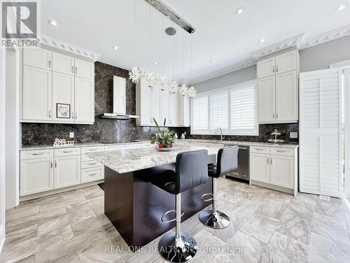 45 Port Royal Avenue, Vaughan, ON - Indoor Photo Showing Kitchen With Upgraded Kitchen