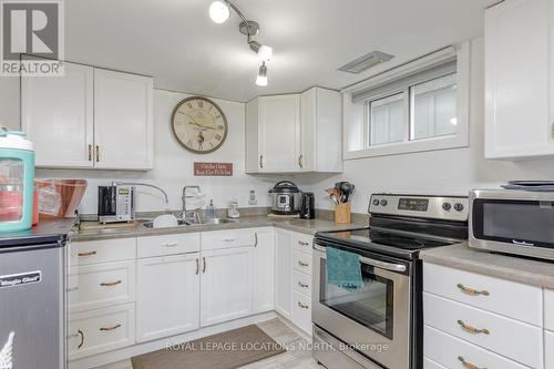 31 Courtice Crescent, Collingwood, ON - Indoor Photo Showing Kitchen