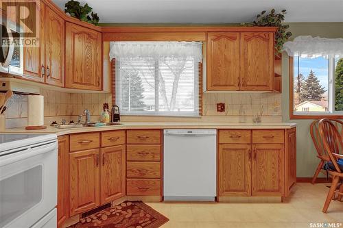 40 Upland Drive, Regina, SK - Indoor Photo Showing Kitchen With Double Sink