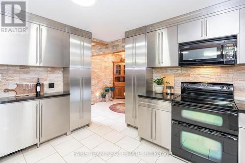 2866 20Th Sideroad, New Tecumseth, ON - Indoor Photo Showing Kitchen