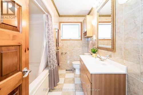 2866 20Th Sideroad, New Tecumseth, ON - Indoor Photo Showing Bathroom