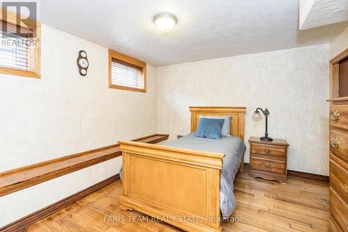 2866 20Th Sideroad, New Tecumseth, ON - Indoor Photo Showing Bedroom