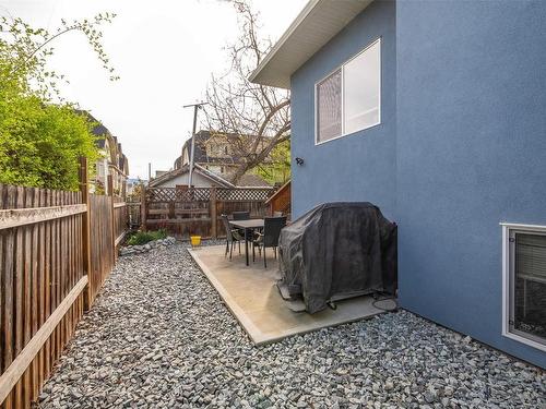 930-932 Lawson Avenue, Kelowna, BC - Outdoor With Exterior