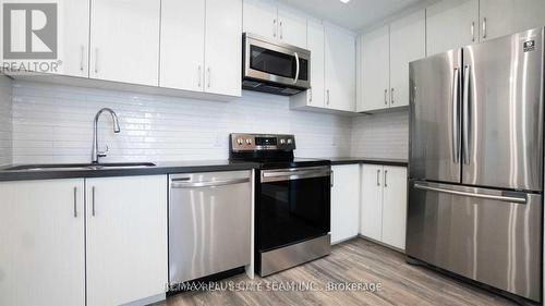 7 - 217 Jarvis Street, Toronto, ON - Indoor Photo Showing Kitchen With Stainless Steel Kitchen With Upgraded Kitchen
