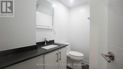 7 - 217 Jarvis Street, Toronto, ON - Indoor Photo Showing Bathroom