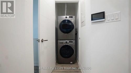 7 - 217 Jarvis Street, Toronto, ON - Indoor Photo Showing Laundry Room