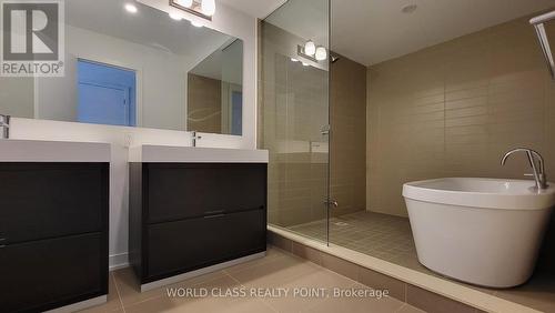 121 Green Gardens Boulevard, Toronto, ON - Indoor Photo Showing Bathroom
