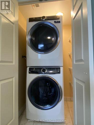 1019 - 80 Harrison Garden Boulevard, Toronto, ON - Indoor Photo Showing Laundry Room