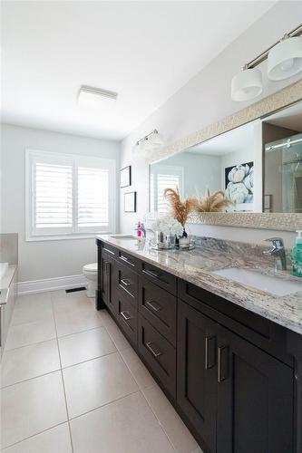 958 Beach Boulevard, Hamilton, ON - Indoor Photo Showing Bathroom