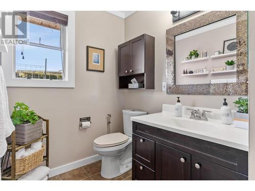 2663 Paula Road, West Kelowna, BC - Indoor Photo Showing Bathroom