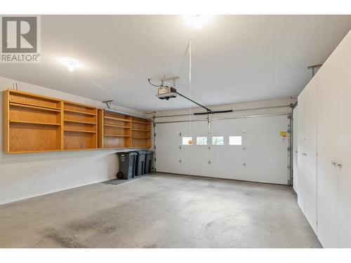 680 Valley Road Unit# 83, Kelowna, BC - Indoor Photo Showing Garage