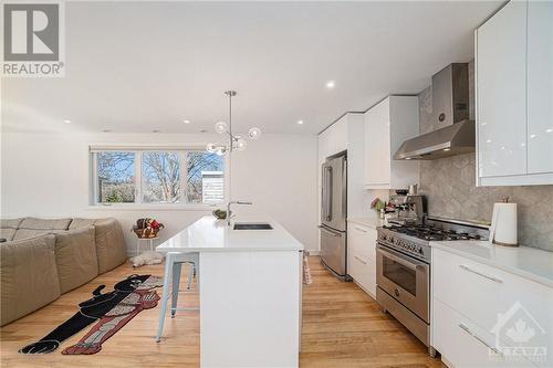 7 Merton Street, Ottawa, ON - Indoor Photo Showing Kitchen With Upgraded Kitchen
