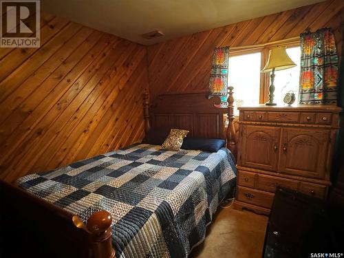 613 Niskemin Drive, Lac La Ronge, SK - Indoor Photo Showing Bedroom