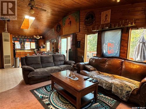613 Niskemin Drive, Lac La Ronge, SK - Indoor Photo Showing Living Room