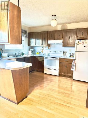 106 Government Road, Dundurn, SK - Indoor Photo Showing Kitchen
