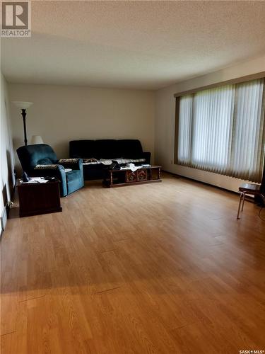 106 Government Road, Dundurn, SK - Indoor