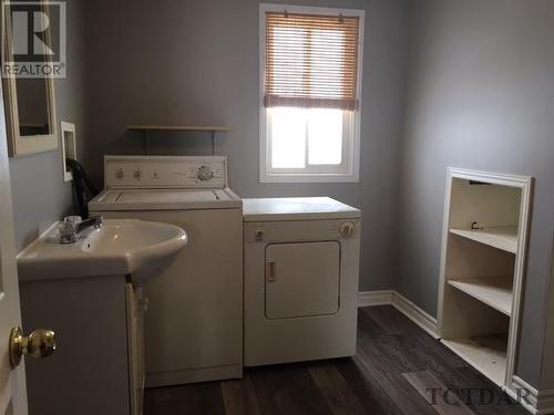 77 Essa Ave|South Porcupine, Timmins, ON - Indoor Photo Showing Laundry Room