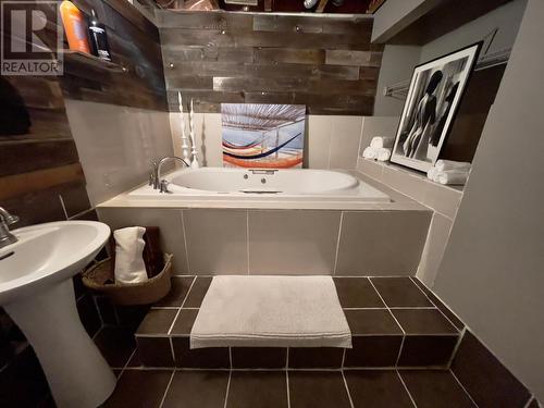 1634 Carmi Avenue Unit# 149, Penticton, BC - Indoor Photo Showing Bathroom