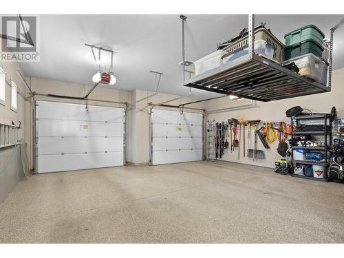 168 Skyland Drive, Kelowna, BC - Indoor Photo Showing Garage