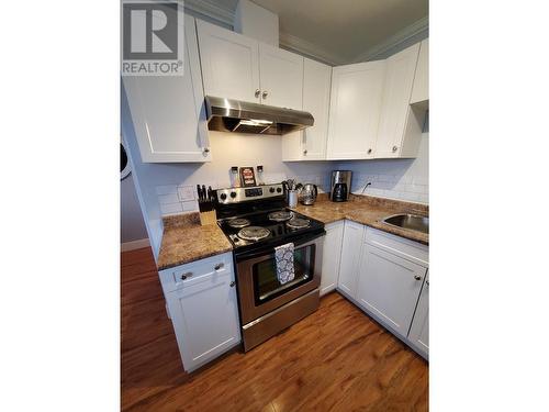 10209 17 Street Unit# 111, Dawson Creek, BC - Indoor Photo Showing Kitchen