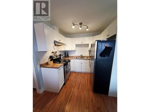 10209 17 Street Unit# 111, Dawson Creek, BC - Indoor Photo Showing Kitchen