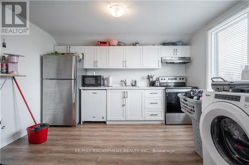 301 Wallace Avenue S, Welland, ON - Indoor Photo Showing Laundry Room