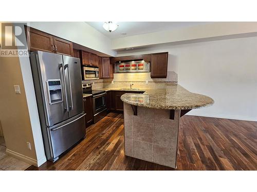 7922 Okanagan Landing Road Unit# 502, Vernon, BC - Indoor Photo Showing Kitchen