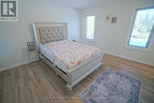 649 Inverness Avenue, London, ON - Indoor Photo Showing Bedroom