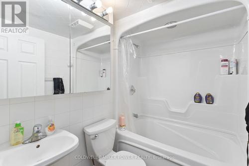 354 Cheapside Street, London, ON - Indoor Photo Showing Bathroom
