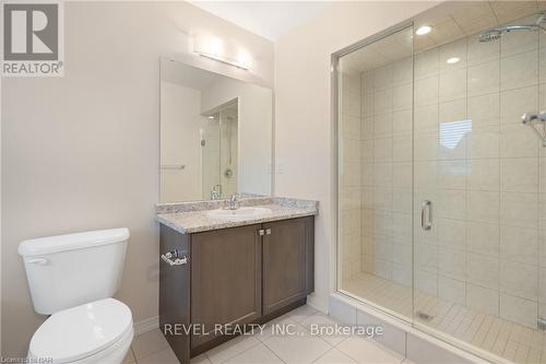 8633 Sourgum Avenue, Niagara Falls, ON - Indoor Photo Showing Bathroom