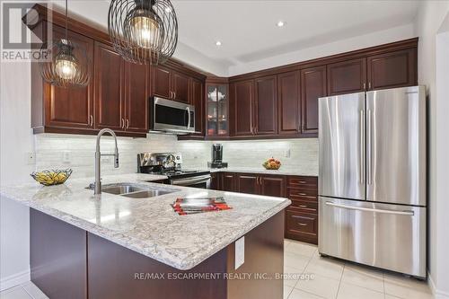 77 Sadielou Boulevard, Hamilton, ON - Indoor Photo Showing Kitchen With Stainless Steel Kitchen With Double Sink With Upgraded Kitchen