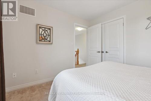 77 Sadielou Boulevard, Hamilton, ON - Indoor Photo Showing Bedroom