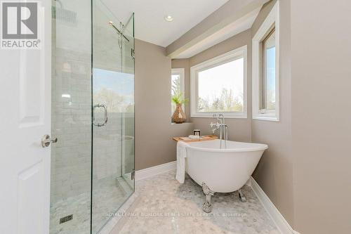 5776 Wellington Rd 26, Guelph/Eramosa, ON - Indoor Photo Showing Bathroom