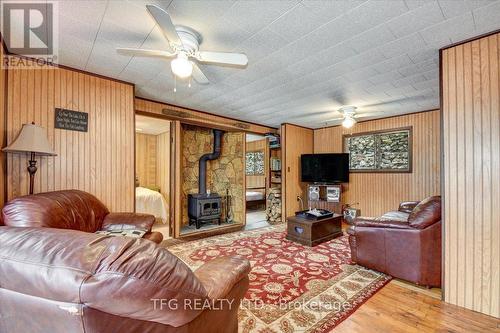 1097 Corylus Lane, Dysart Et Al, ON - Indoor With Fireplace