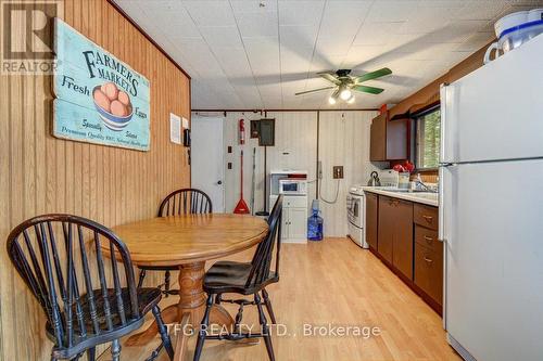 1097 Corylus Lane, Dysart Et Al, ON - Indoor Photo Showing Dining Room