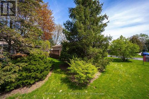 15 Pine Tree Crescent, Brampton, ON - Outdoor