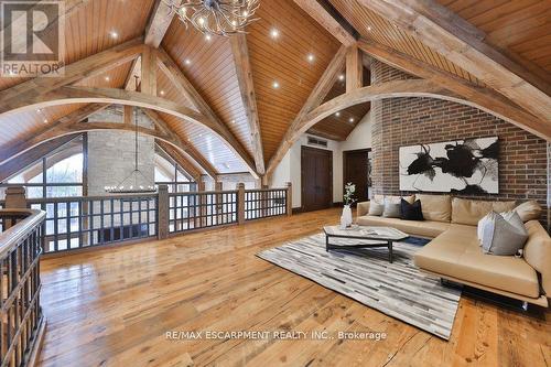 1300 Oak Lane, Mississauga, ON - Indoor Photo Showing Living Room