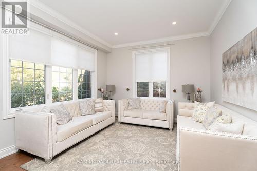 10 Stonehart Street, Caledon, ON - Indoor Photo Showing Living Room