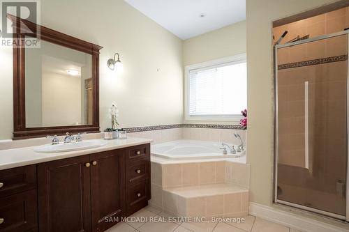 10 Stonehart Street, Caledon, ON - Indoor Photo Showing Bathroom