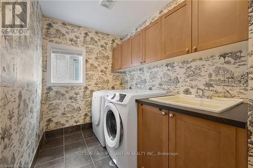 2485 Whitehorn Drive, Burlington, ON - Indoor Photo Showing Laundry Room