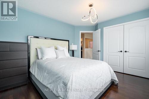 203 Holmes Crescent, Milton, ON - Indoor Photo Showing Bedroom