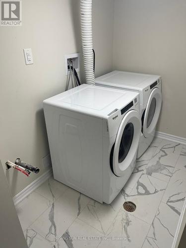 100 Rawling Crescent, Brampton, ON - Indoor Photo Showing Laundry Room
