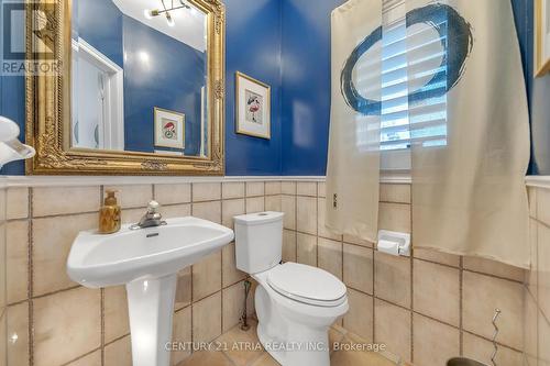 4 Maplehyrn Avenue, East Gwillimbury, ON - Indoor Photo Showing Bathroom