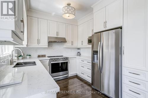 1 Sibella Way, Vaughan, ON - Indoor Photo Showing Kitchen With Double Sink With Upgraded Kitchen