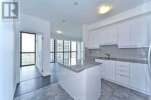 2409 - 2910 Highway 7, Vaughan, ON - Indoor Photo Showing Kitchen With Upgraded Kitchen