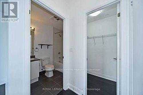 2409 - 2910 Highway 7, Vaughan, ON - Indoor Photo Showing Bathroom